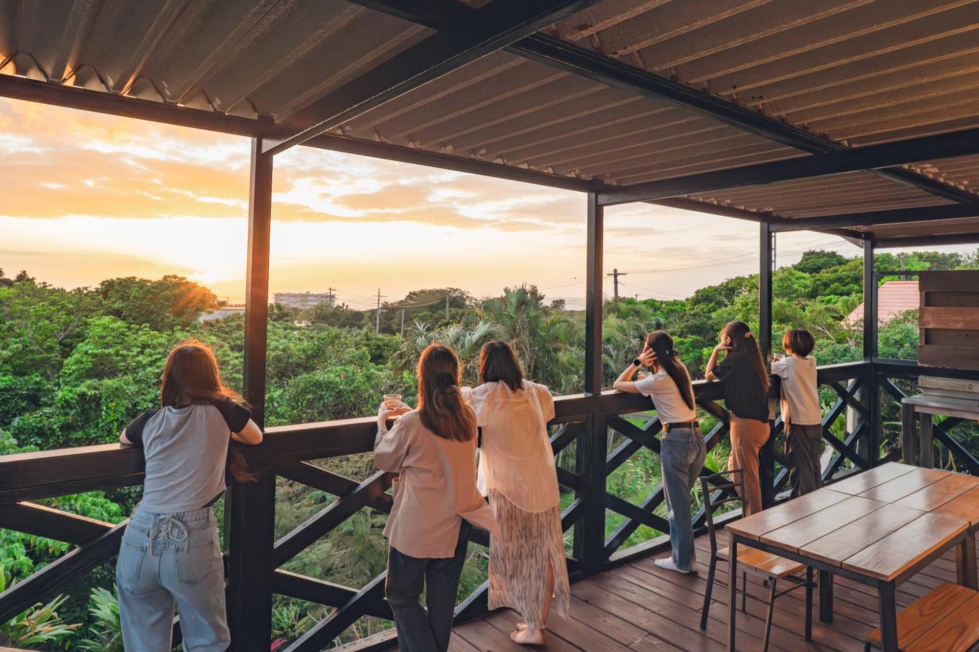 Mambo Hostel Okinawa Мотобу Экстерьер фото